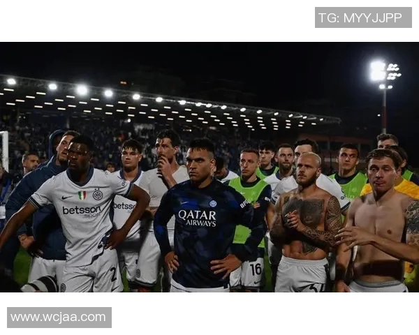 米兰足球俱乐部签下新秀球员，引发球迷热烈讨论